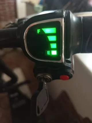Escúter Eléctrico Gran Scooter