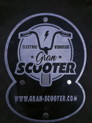 Escúter Eléctrico Gran Scooter