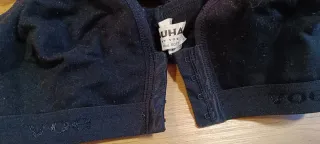 Sujetador post-operatorio negro.