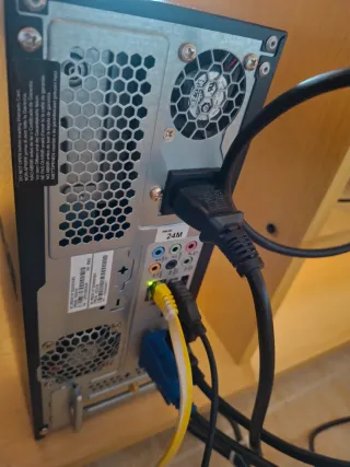 Computer da tavolo nero