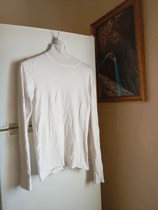 Blusa blanca cuello alto