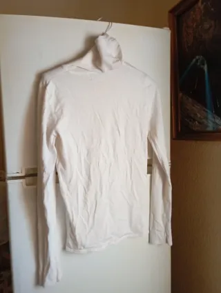 Blusa blanca cuello alto