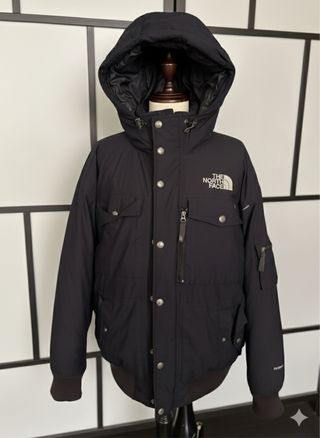 The North Face Chaqueta Negra con Capucha