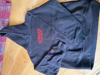 Sudadera Stranger Things Negra