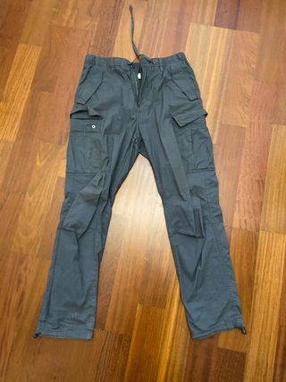 Pantalones cargo grises