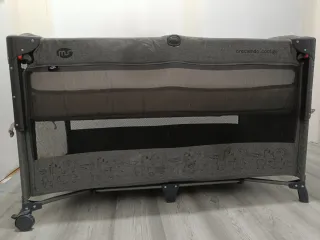 Cuna calechocon accesorios:mosquitero, colchón etc