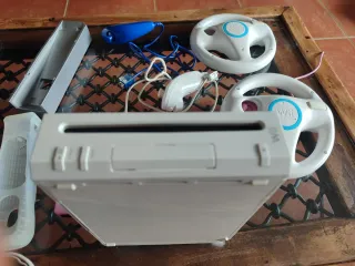 Pacchetto Nintendo Wii con controller