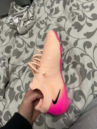Botas de fútbol Nike Naranja y Rosa