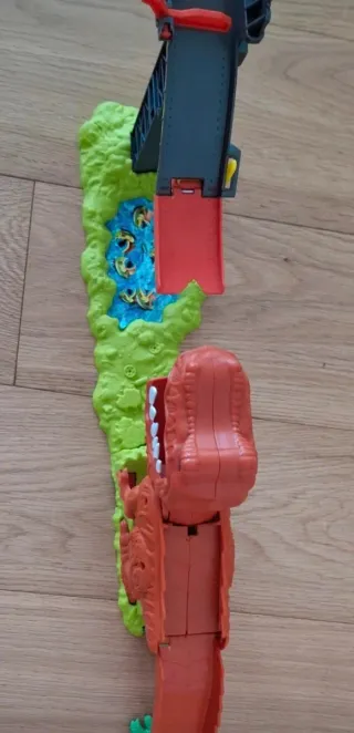 Pista Hot Wheels Dinosauro Rosso