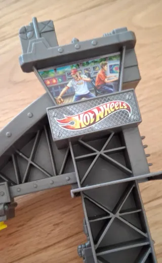 Pista Hot Wheels Dinosauro Rosso