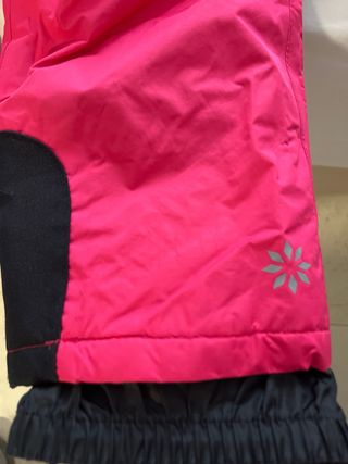 Mono de esquí rosa 4-6 años con guante de regalo