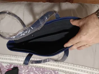 Bolso azul de mujer