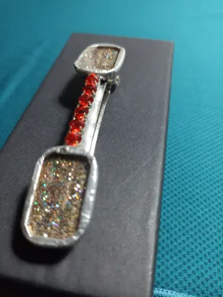 Gancho de pelo artesanal con pedrería