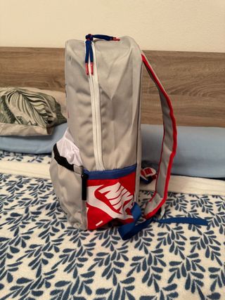 Mochila Jordan Flight Air Gris Roja