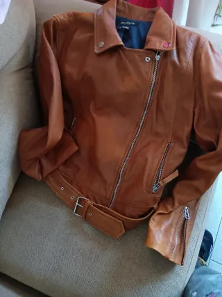 Cazadora Biker Piel Marrón Stradivarius.