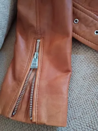 Cazadora Biker Piel Marrón Stradivarius.