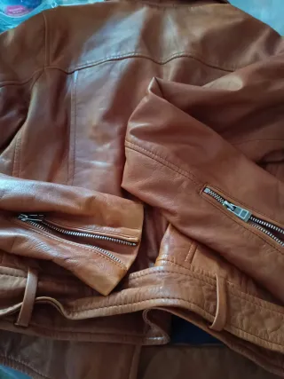 Cazadora Biker Piel Marrón Stradivarius.