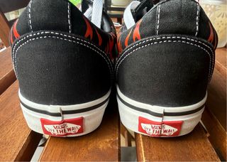 Zapatillas Vans Negras y Naranjas