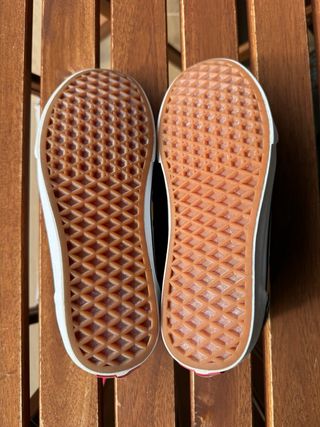 Zapatillas Vans Negras y Naranjas