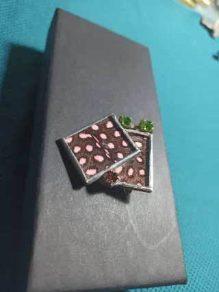 Broche artesanal mujer