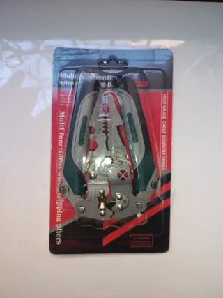 Alicate Pelacables Multifuncional