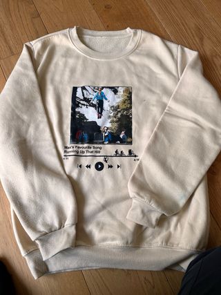 Sudadera Stranger Things Max Running Up That Hill