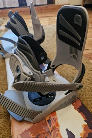Tabla de Snowboard con Fijaciones