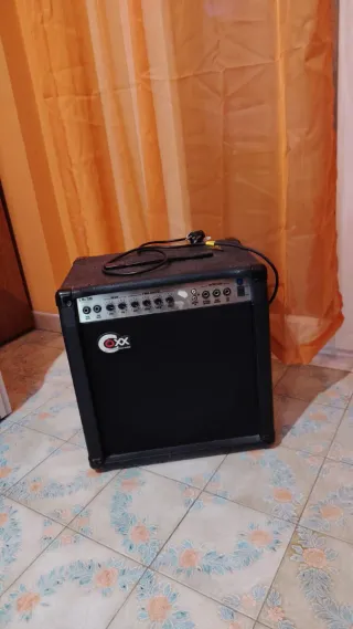 Amplificatore basso/chitarra Coxx Electronics