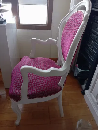 2x Butaca antigua tapizada rosa y blanca