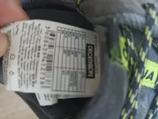 Zapatillas trekking Quechua 500 grises y negras