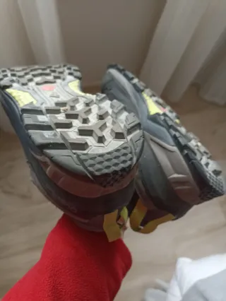 Zapatillas trekking Quechua 500 grises y negras