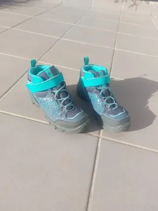 Botas de montaña niño waterproof. Talla 34