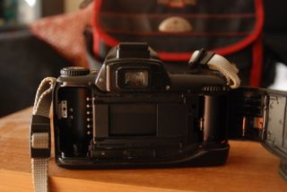 Cámara réflex analógica Nikon F65