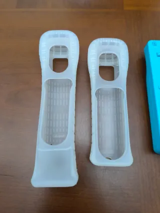 Pack Wii: Mando Azul + Fundas + Correas