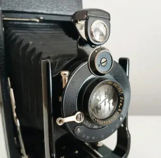 Lotto di 2 vecchie fotocamere Kodak