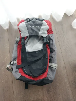 Mochila Quechua 40L.