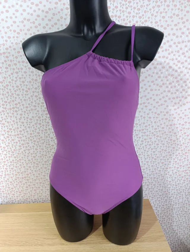 Costume Guillermina Baeza Viola