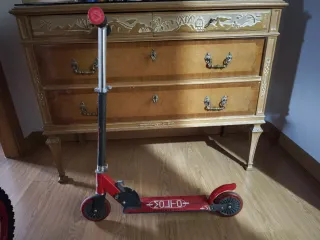 Patinete infantil rojo