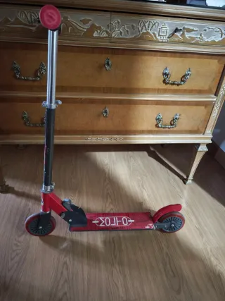 Patinete infantil rojo