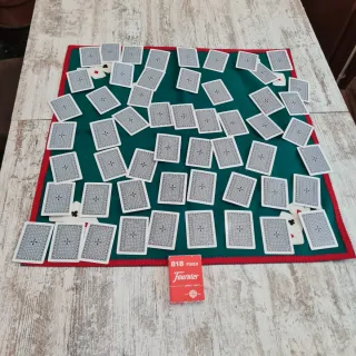 Tapete de póker con naipes Fournier
