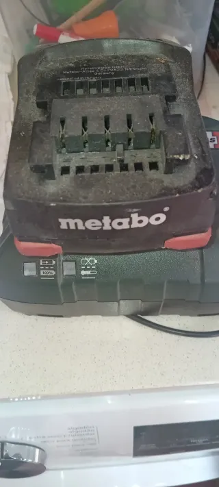 Baterías y cargador Metabo