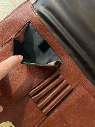 Cartera de cuero marrón