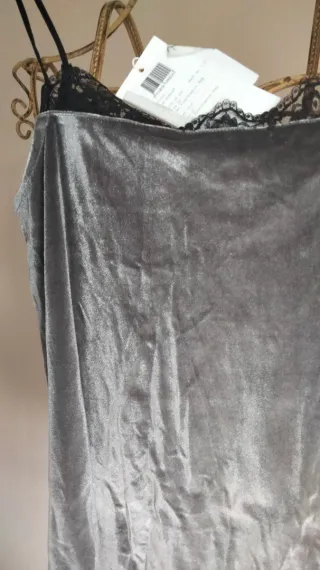 Top Vila terciopelo con encaje