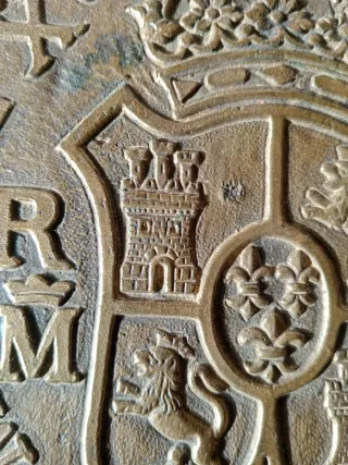 Pieza Antigua Bronce Escudo Corona