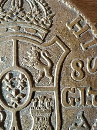 Pieza Antigua Bronce Escudo Corona