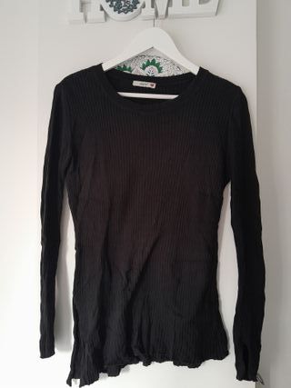 Blusa asimetrica, color Negro