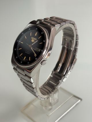 Seiko 5 Automático Vintage – Dial Negro y dorado