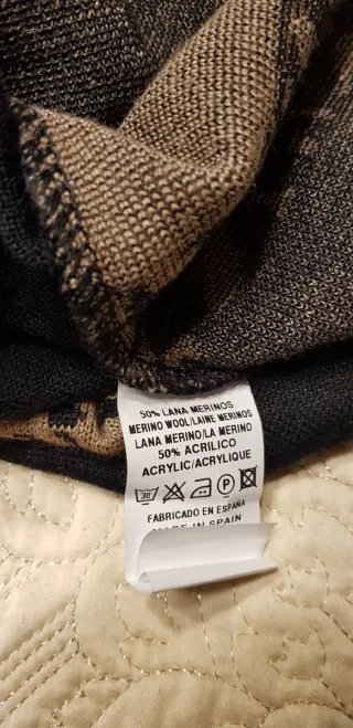 Jersey cuello alto estampado animal print