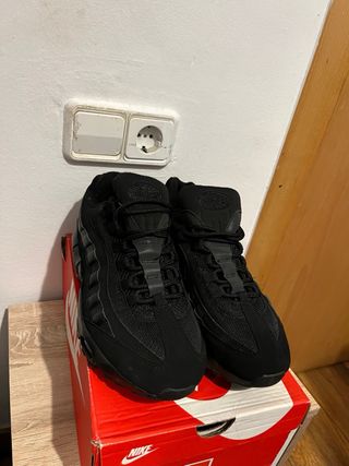 Nike Air Max 95 Negras