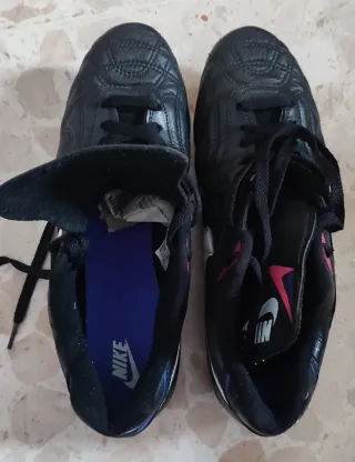 Botas de fútbol Nike Talla 43 Negras